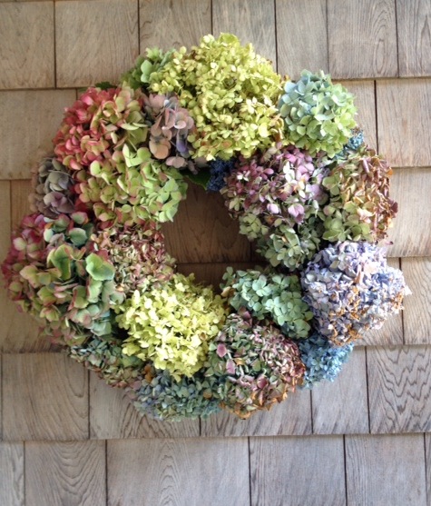 Beeldcitaat: http://www.elementsofstyleblog.com/2013/10/fall-craftiness-hydrangea-wreath.html